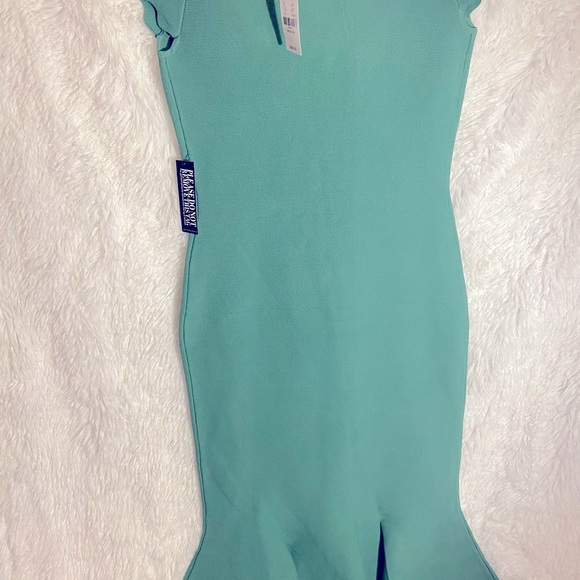 NEW YORK & COMPANY Scalloped Neckline and Mermaid Hem Sweater Dress - Picture 3 of 4